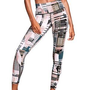 Victoria's Secret - Size M - VSX Sport  Knockout Capri Leggings